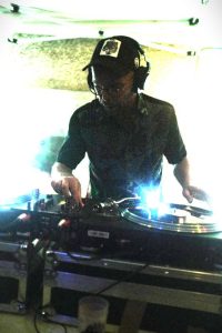 DJ Tahiti Douche